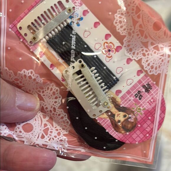 30" Cream Wavy Hair Extension with Natural Waves.  Brown and bleach blonde - Picture 5 of 6